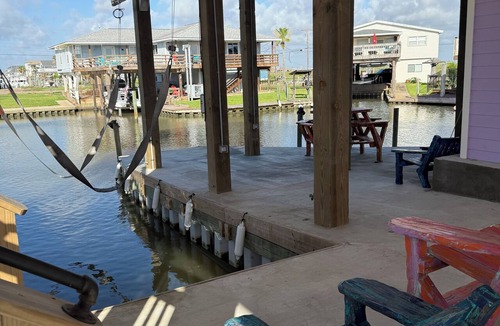 Surfside Beach House | 3-bedroom canal front house in charming Freeport, fisherman's dream!