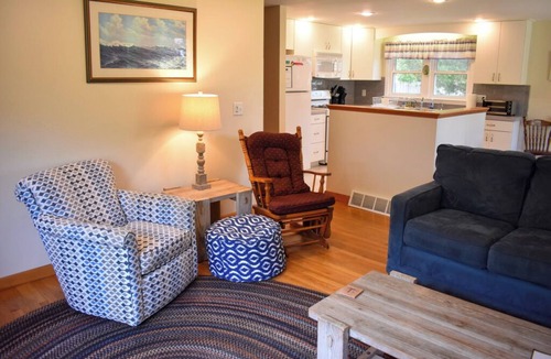 West Dennis House | 3 Bedroom Central ac home, less than 1 mile to South Village Beach
