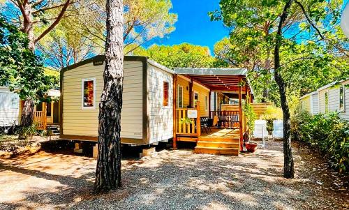 Roquebrune-sur-Argens Other | 3 bedroom Chalets Camping Leï Suves - JoyCasa