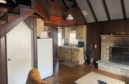 Pocono Lake Ski Chalet | 3-bedroom chalet in soothing Pocono Lake