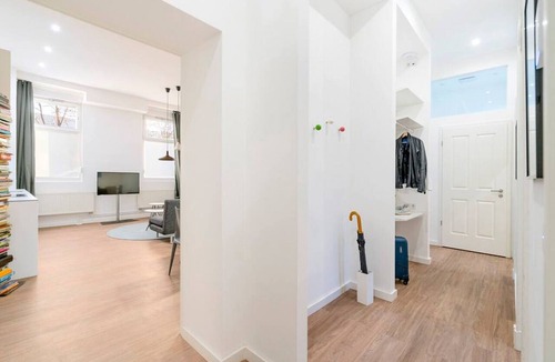 Mitte Apartment | 3-Bedroom Apartment (110sqm) with Terrace & Garden(1)