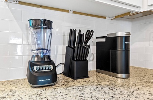 Austell House | 3-bedroom Elegant Escape – Near Six Flags with WiFi, AC.