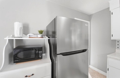 Elmira House | 3-bedroom estate in beautiful Elmira with air conditioning