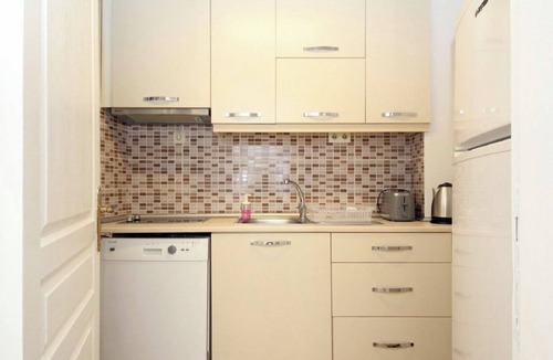 Gumussuyu Mahallesi Apartment | 3-Bedroom Flat in Great Location in Taksim Beyoglu Istanbul