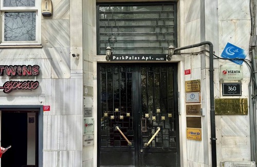 Gumussuyu Mahallesi Apartment | 3-Bedroom Flat in Great Location in Taksim Beyoglu Istanbul
