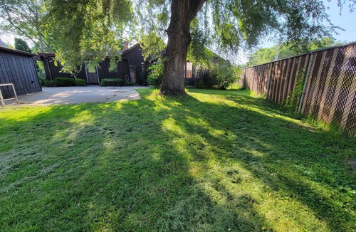 Leroy House | 3-bedroom, fully-furnished home in the country w/enclosed backyard