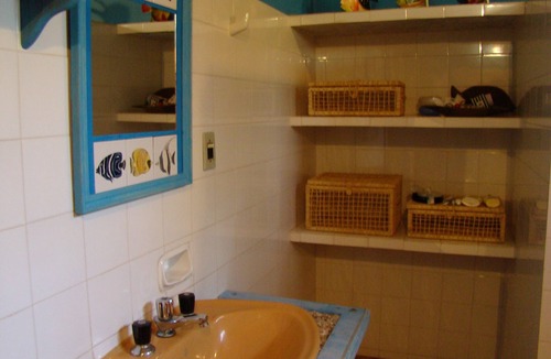 Porto Grande House | 3 bedroom home in front of Meaípe pond - en suite