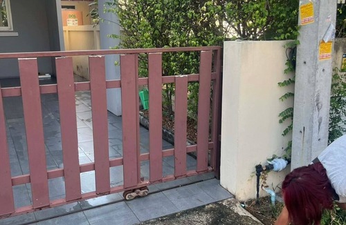 Phan Thong House | 3-bedroom house in quaint Tambon Nong Hong with AC