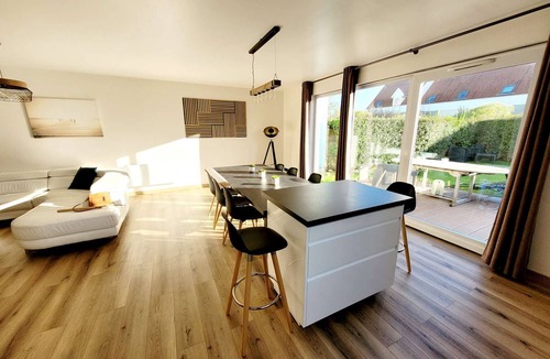 Wimereux Villa | 3-bedroom house garden parking near beach, WIFI, pets allowed