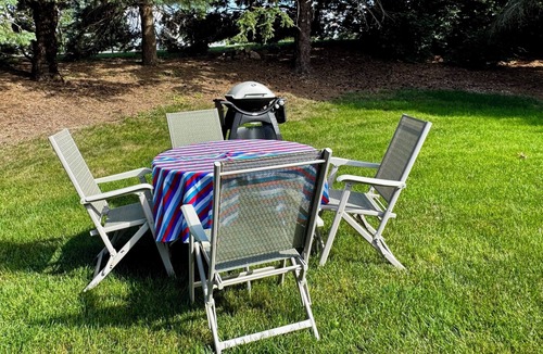 Mapleton House | 3-bedroom house in delightful Mapleton with AC, WiFi. Unwind and enjoy!