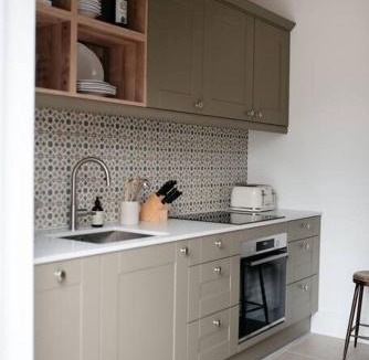Kew Apartment | 3 Bedroom House in Kew Gardens