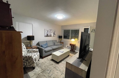 Buechel House | 3-bedroom house in lovely Louisville with AC and convenient. Very cozy.
