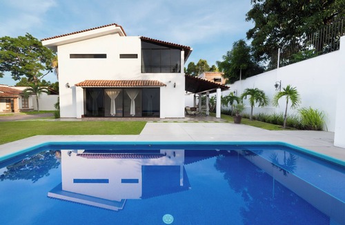 Colima House | 3-bedroom house in serene Colima with cool AC in the bedrooms.
