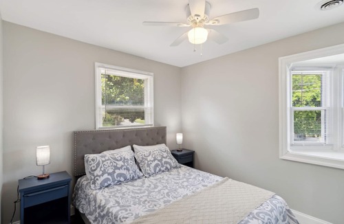 Parkville House | 3-bedroom house in superb Parkville with WiFi, AC