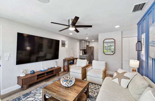 Roberta Heights In Oakdale Park House | 3-bedroom house in welcoming Ormond Beach walking distance from the beach