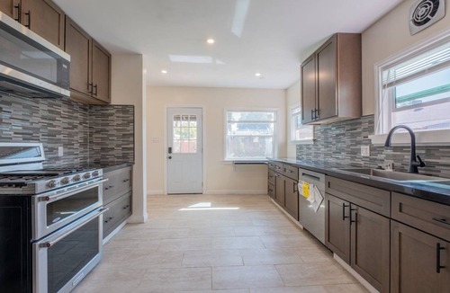 San Fernando House | 3-bedroom house in gorgeous San Fernando with AC