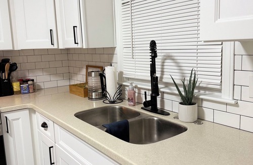 Erie House | 3-bedroom house in wonderful Erie with AC, WiFi