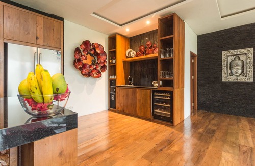 Keliki Villa | 3 bedroom luxury villa resort w/private infinity pool overlooking rice fields!