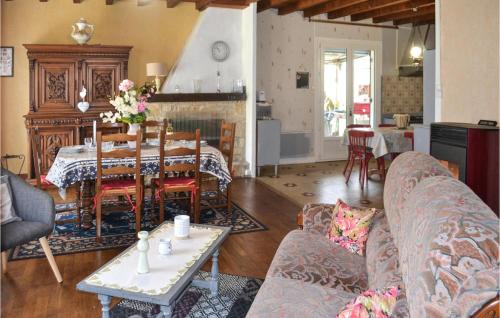 Biras House | 3 Bedroom Nice Home In Biras