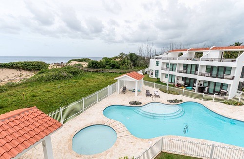 Bajura House | 3 Bedroom Oceanfront Beach House