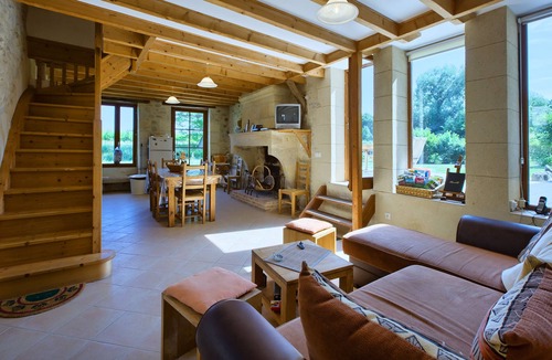 Auriolles House | 3 bedroom old stone house in the heart of a wildlife reserve