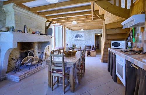 Auriolles House | 3 bedroom old stone house in the heart of a wildlife reserve