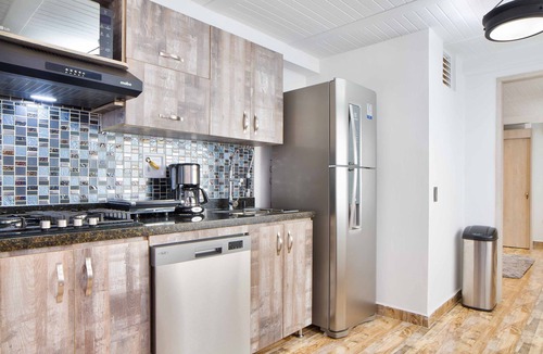 El Poblado Apartment | 3 Bedroom Penthouse Sliding Roof Hot Tub AC