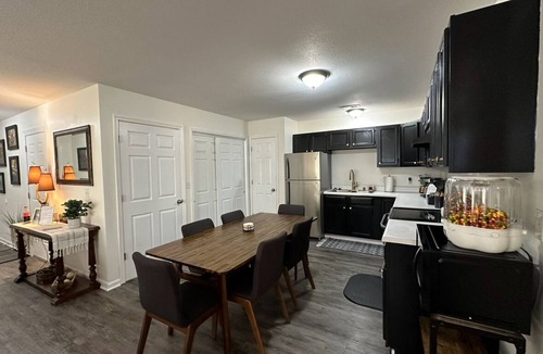 Columbia House | 3-bedroom Ranch Duplex in charming Columbia with WiFi, 6 miles to Mizzou Arena