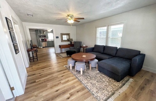 Plainview House | 3-bedroom spacious house in Plainview close to town’s University and hospital.