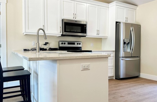 Stanley Bridge House | 3-Bedroom Suite with Outdoor Hot Tub