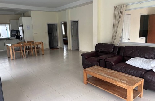 Huai Yai Villa | 3-bedroom villa in peaceful Pattaya Bang Lamung District with AC
