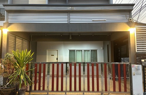 Sai Noi House | 3-bedroom 2.5 bathroom townhome in ChaengWattana Nonthaburi with AC, WiFi