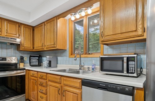 Cheat Lake House | 3 Bedroom Townhome next to Cheat Lake/Sunset Beach Marina!