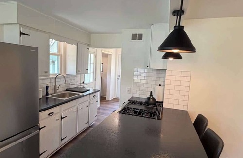 Rochester House | 3 bedroom Updated Fully fenced yard