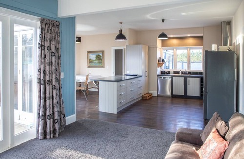 Methven House | 3 bedroom villa, close to town, dog friendly