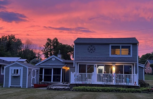 Hilton House | 3 bedroom waterfront house with large yard and gorgeous view of Braddocks Bay