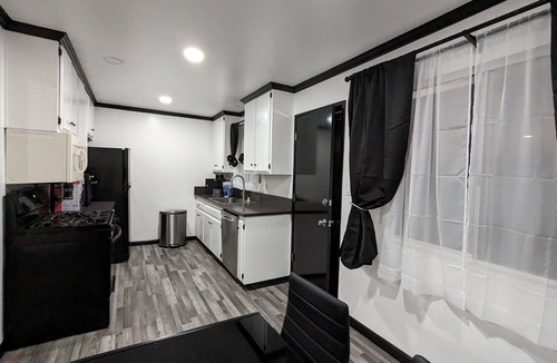 Downey House | 3 bedroom with 4 beds, 2 bathroom. Central to Los Angeles Metro Area, 7123