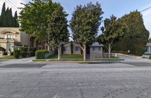 Downey House | 3 bedroom with 4 beds, 2 bathroom. Central to Los Angeles Metro Area, 7123