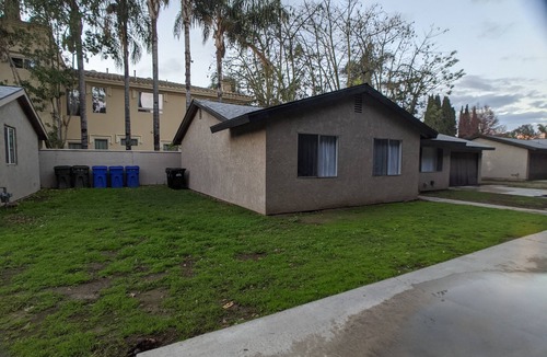 Downey House | 3 bedroom with 4 beds, 2 bathroom. Central to Los Angeles Metro Area, 7121