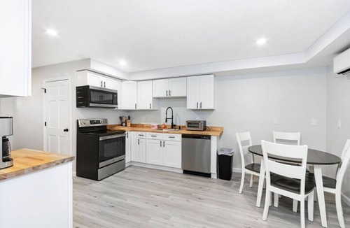 North Hampton Apartment | 3 BEDS | 10 mins to Beach | Portsmouth | Hampton*