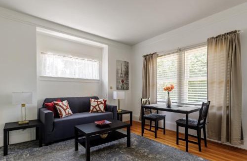 Poets Corner Apartment | 3 Berkeley - 1 Bedroom Apartment, with Laundry