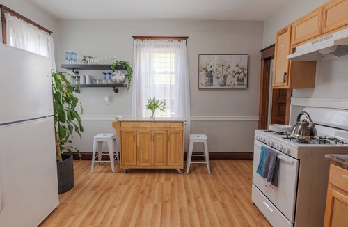 Sheboygan House | 3 Blocks from Beach house 1 BDRM full bath 4 min to downtown,sleeps 4
