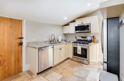 Chagrin Falls House | 3 blocks from the falls viewing area in the heart of downtown Chagrin Falls!