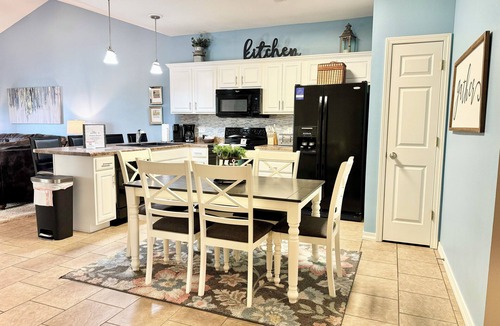 Hollister Condo | 3 BR 2 Bath Lakefront Condo Vickery Resort with full dock access.