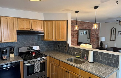Bryn Mawr Apartment | 3 BR, 3 Bath Mid-Term House in Bryn Mawr