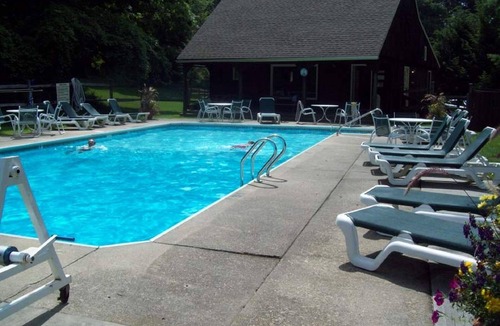 Lanesborough Condo | 3 BR+ 4level WINTER SKI RENTAL LOOKING 4 SEASONAL RENTER 1 MILE OFF OF JIMINEY
