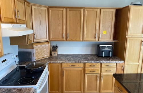 Central Okanagan House | 3 BR 5 Bed Upper Floor With Massive Lake view