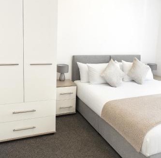 Peterlee House | 3-BR Beachside Escape -Perfect for Families & Groups -Spacious & Cozy