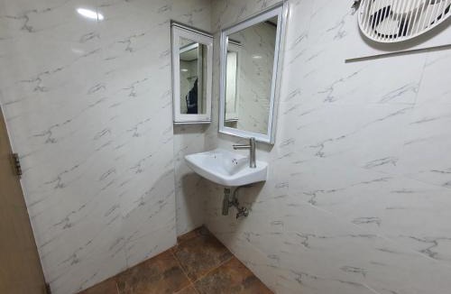 Khanna Yao Resort | 3 BR Cozy Home Skytrain View BKK