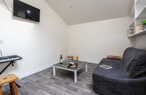 Allevard Apartment | 3 BR Elegant | Parking and A/C | Allevard-les-Bains